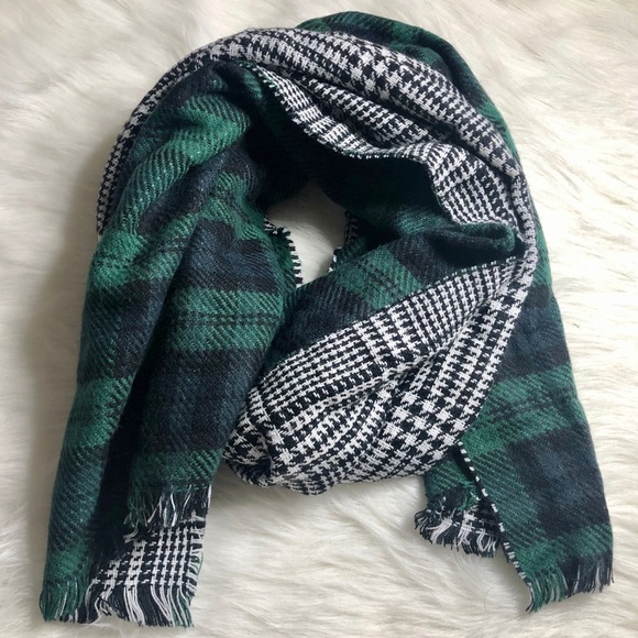 Do everything in love Accessories - Green Plaid Reversible Oversized Blanket Scarf